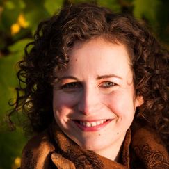 Headshot of Professor Helena Daffern, Co-Director, CoSTAR Live Lab