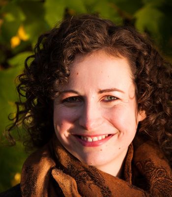 Headshot of Professor Helena Daffern, Co-Director, CoSTAR Live Lab