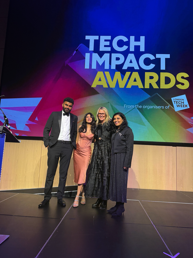 Asmar Nadeem ,  Armin Mustafa and  Mahrukh Awan from SAIReco posing for photo with Edith Bowman at Tech Impact Award